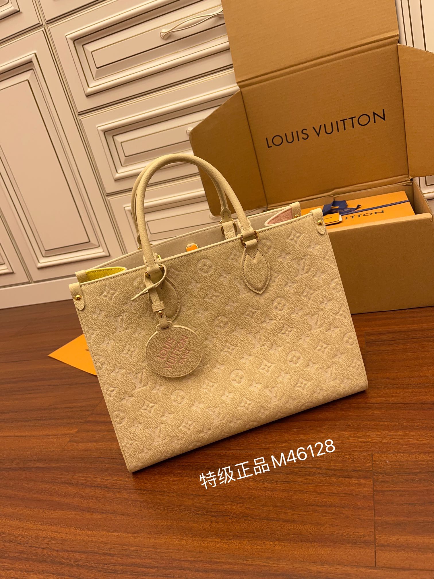 Louis Vuitton LV Onthego MM Rose Beige M46128