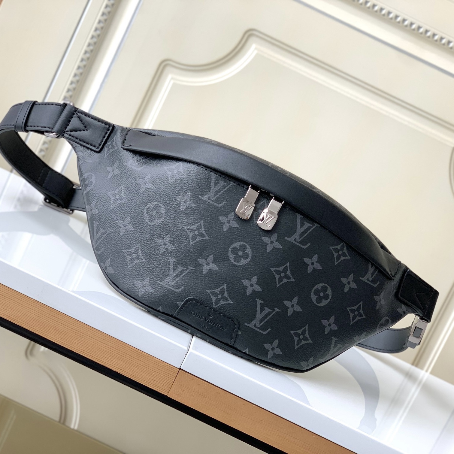 Louis Vuitton LV Discovery Bumbag PM