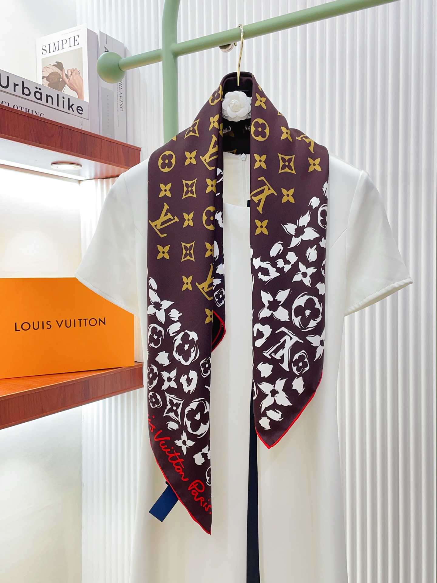 Louis Vuitton LV Silk Square 90cm
