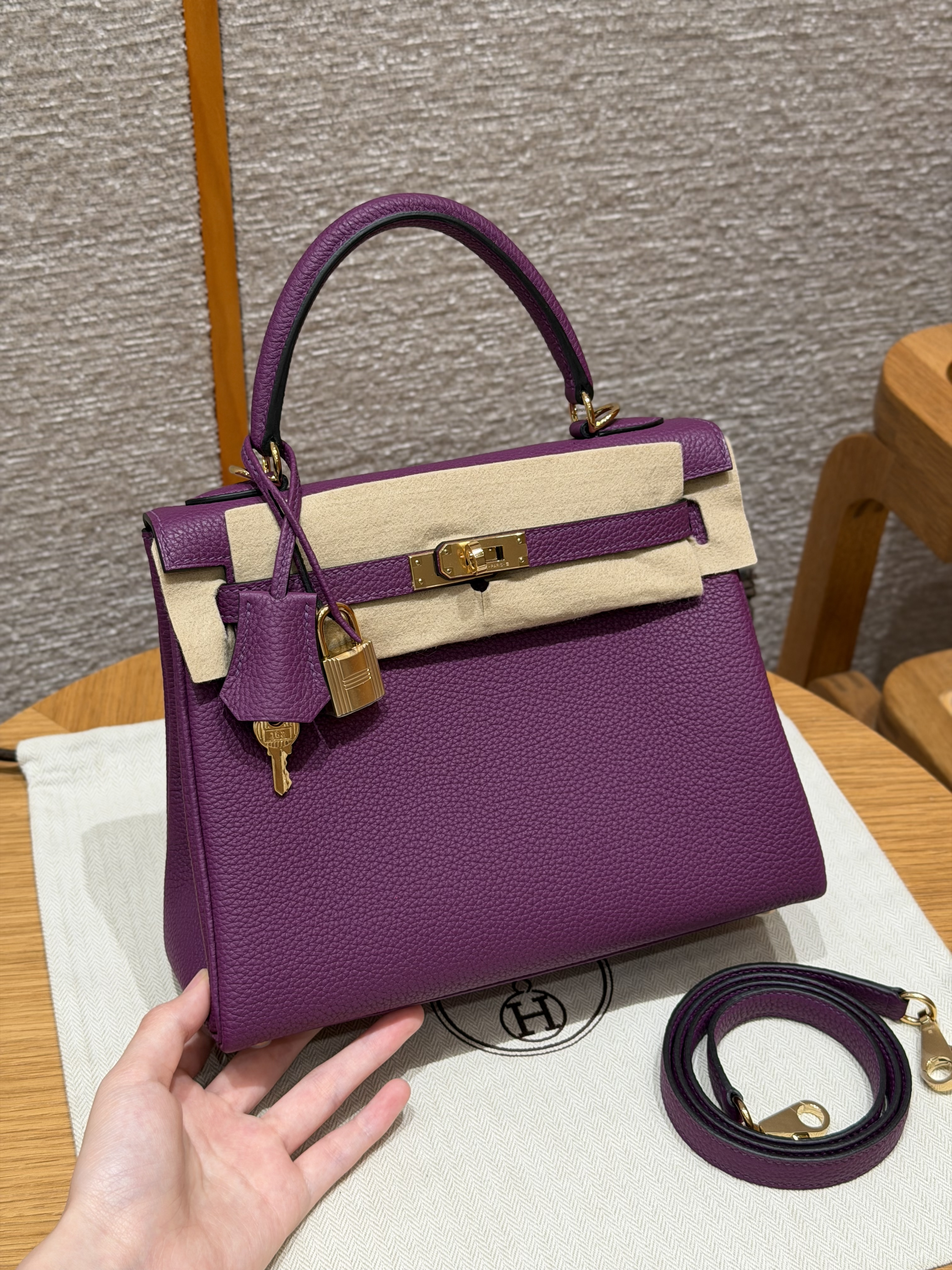 Hermes Anemone Togo Kelly 25