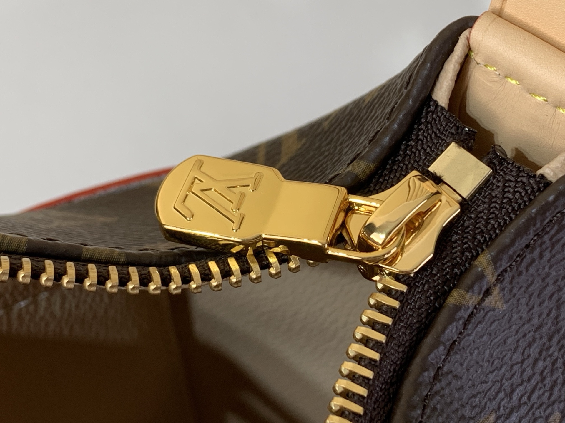 Louis Vuitton Cruiser 45 Toilet Bag