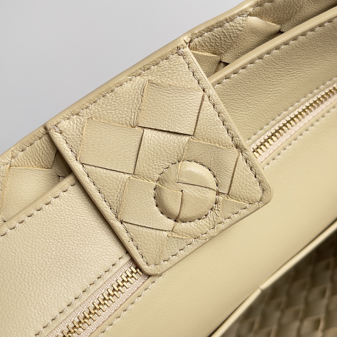 Bottega Veneta Andiamo Fashionable Old Money Style Handbag