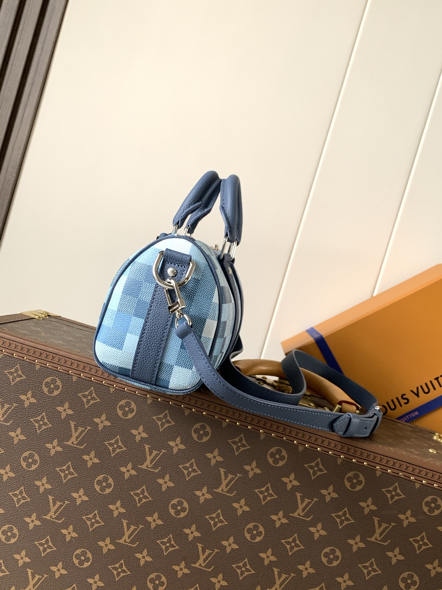LV Louis Vuitton M28600 Keepall Bandoulière 25