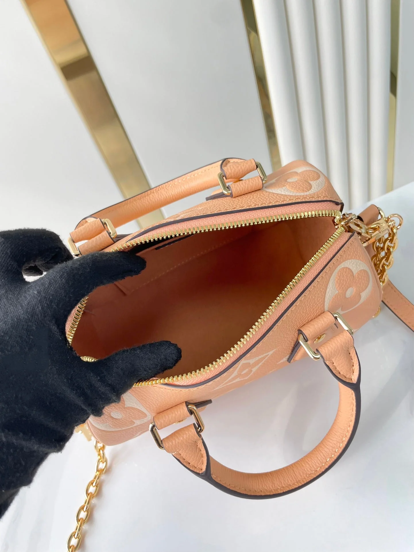 Louis Vuitton LV SPEEDY BANDOULIÈRE 20 IN ARIZONA CREAM MONOGRAM EMPREINTE LEATHER