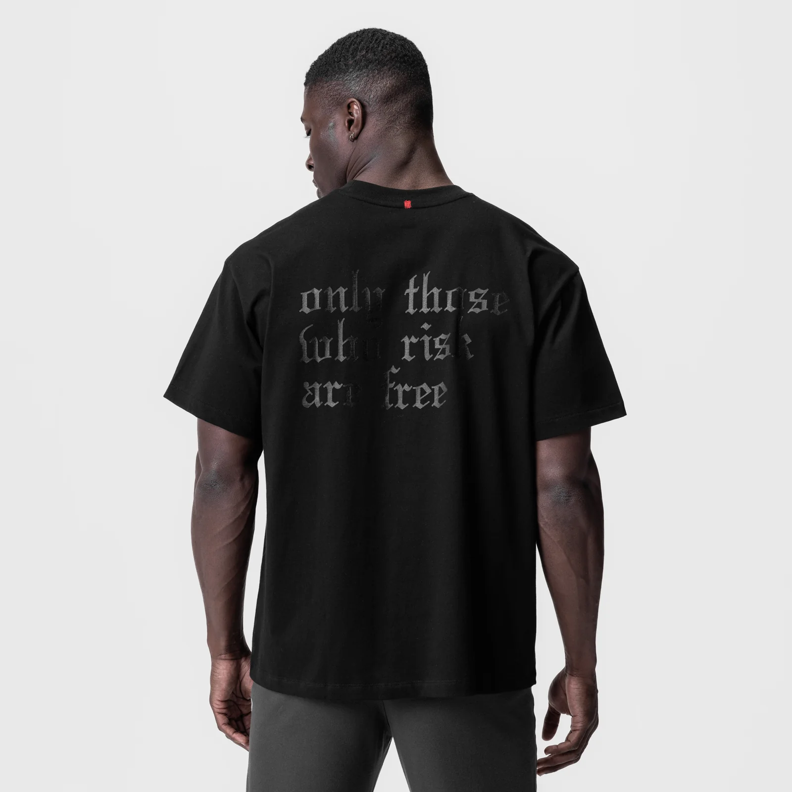0797. Tech Essential Relaxed Tee - Black/Black 