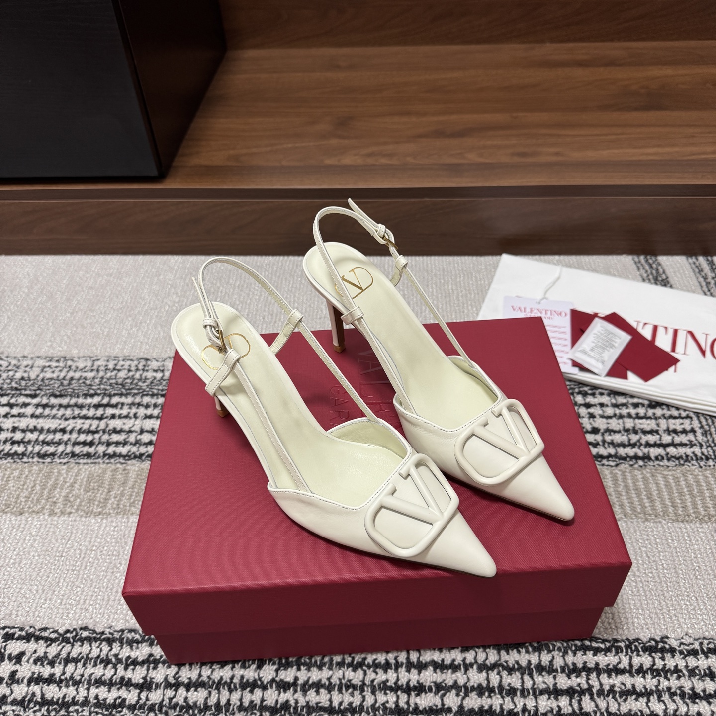 Valentino Vlogo Signature Slingback