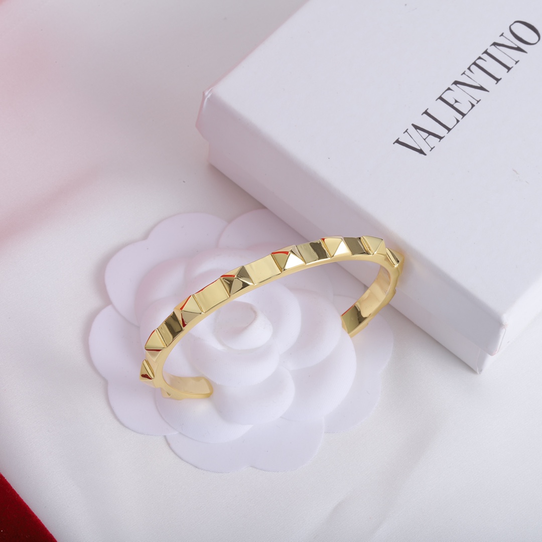 Valentino Rockstud Pyramid Studded Palladium Finish Metal Bangle Open Cuff Bracelets - KAIROO