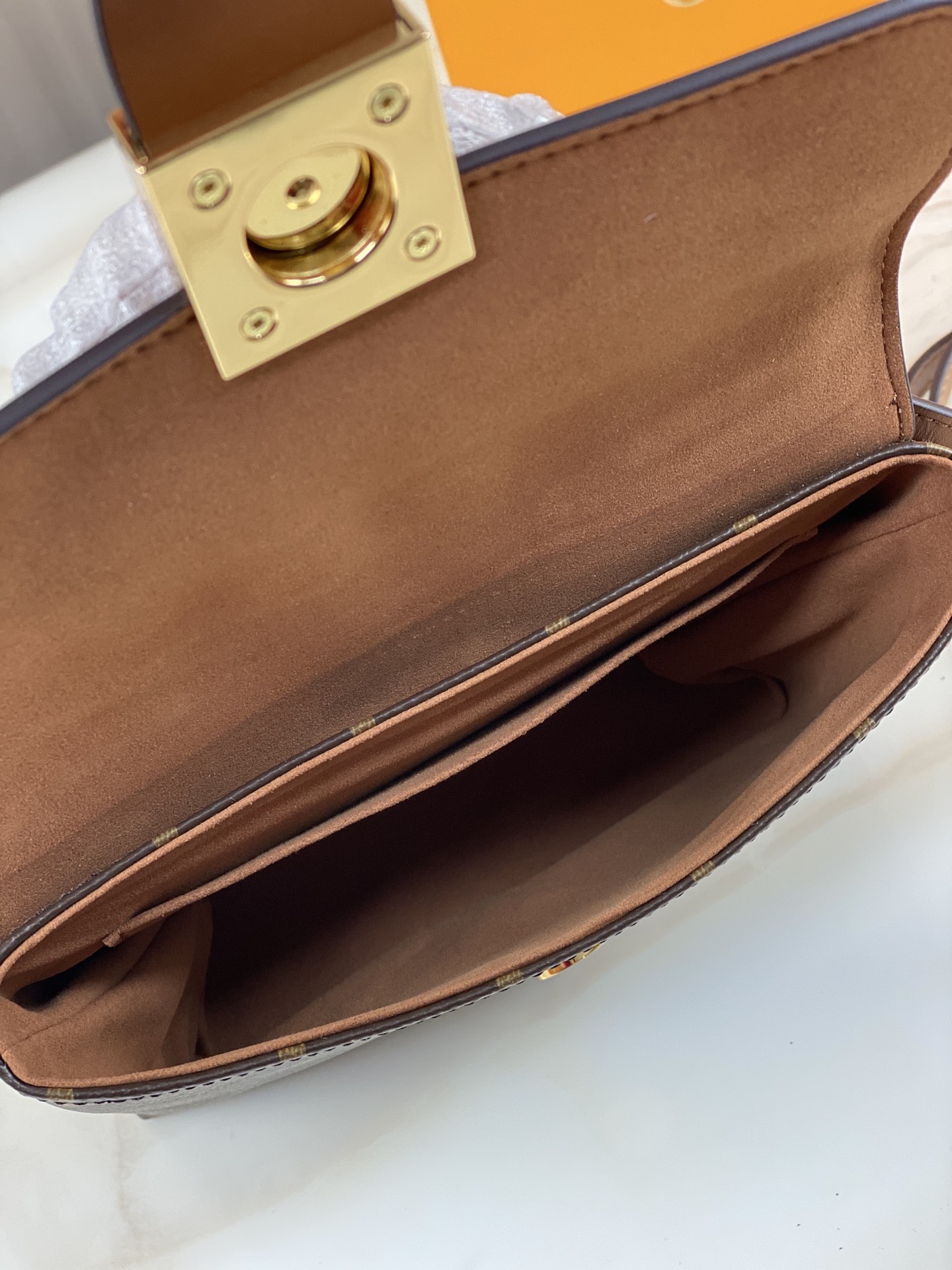 Louis Vuitton LV Locky BB M44654