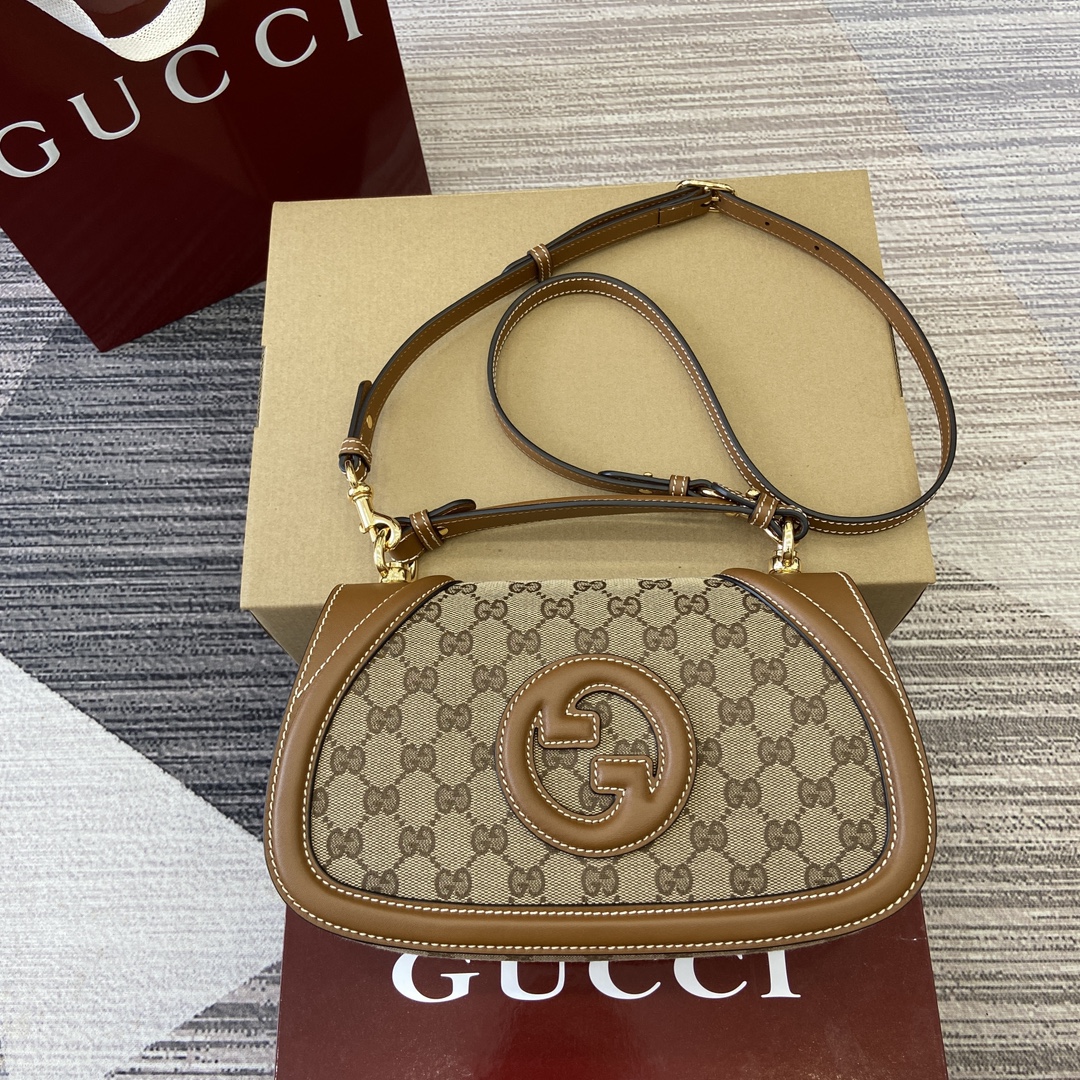 Gucci Blondie medium top handle bag 815714