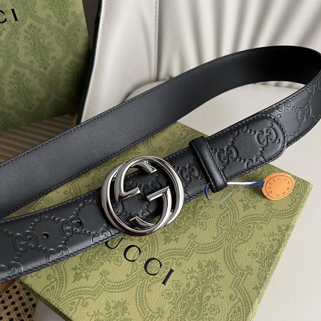 Gucci Reversible belt with Interlocking G buckle 4cm