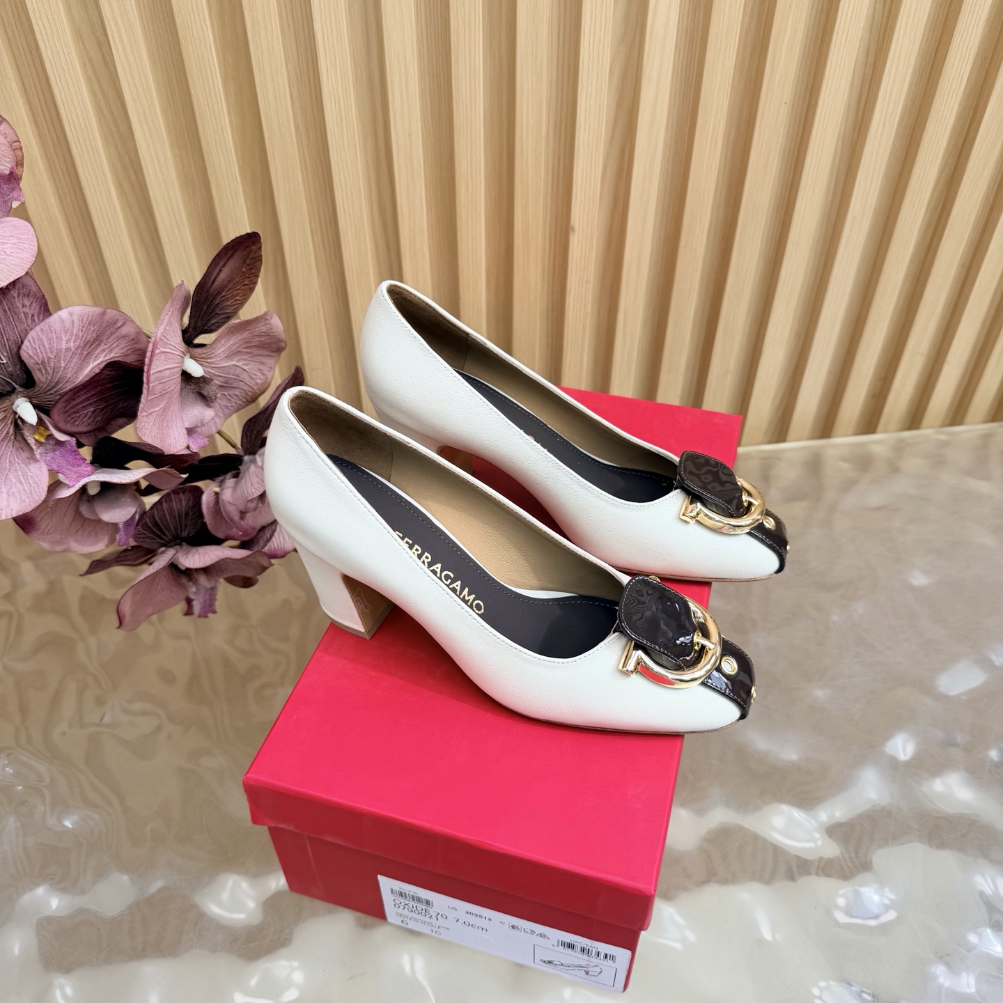 Ferragamo Gancini Leather Pump