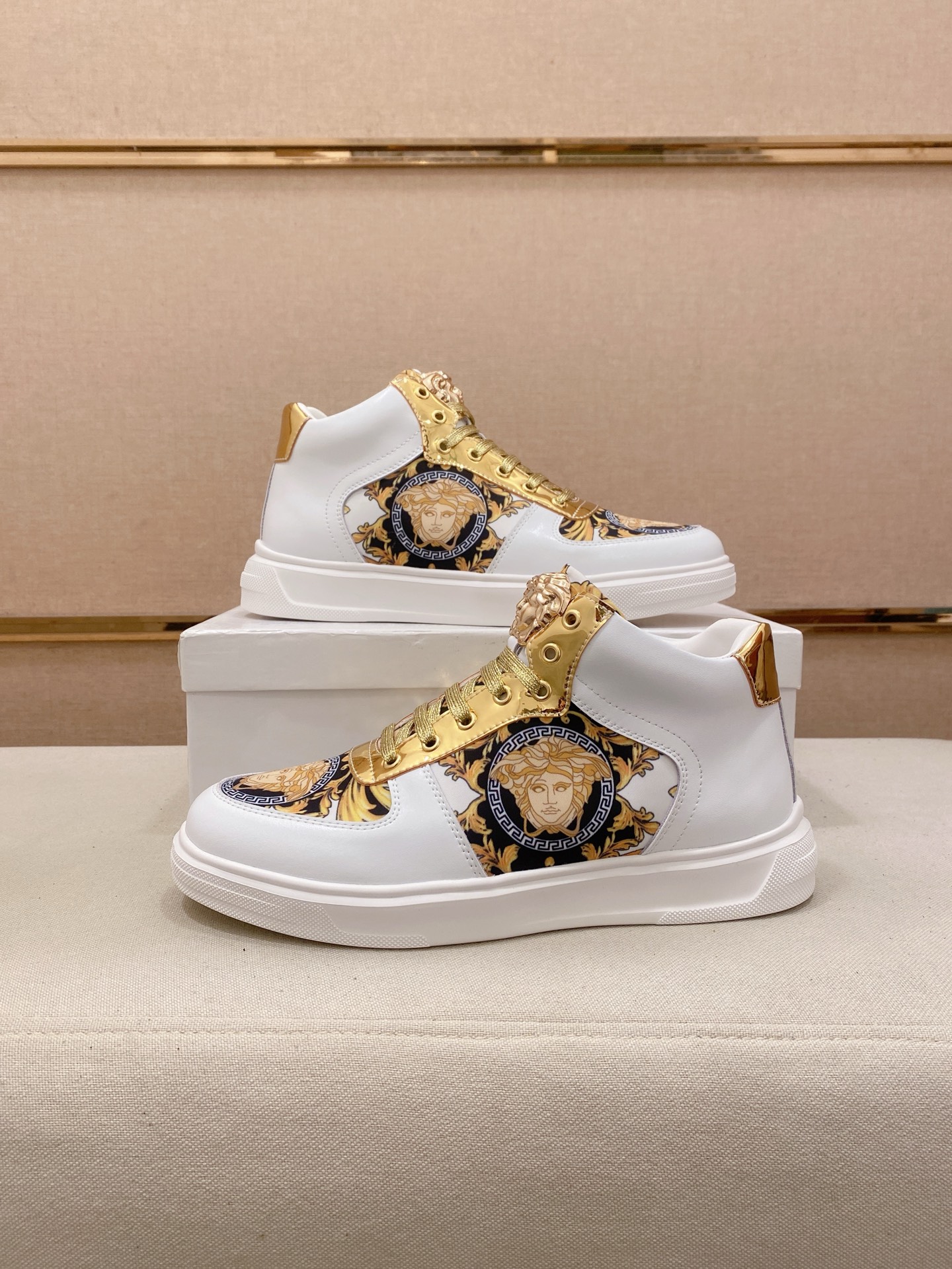 Versace Men's High-top Sneaker