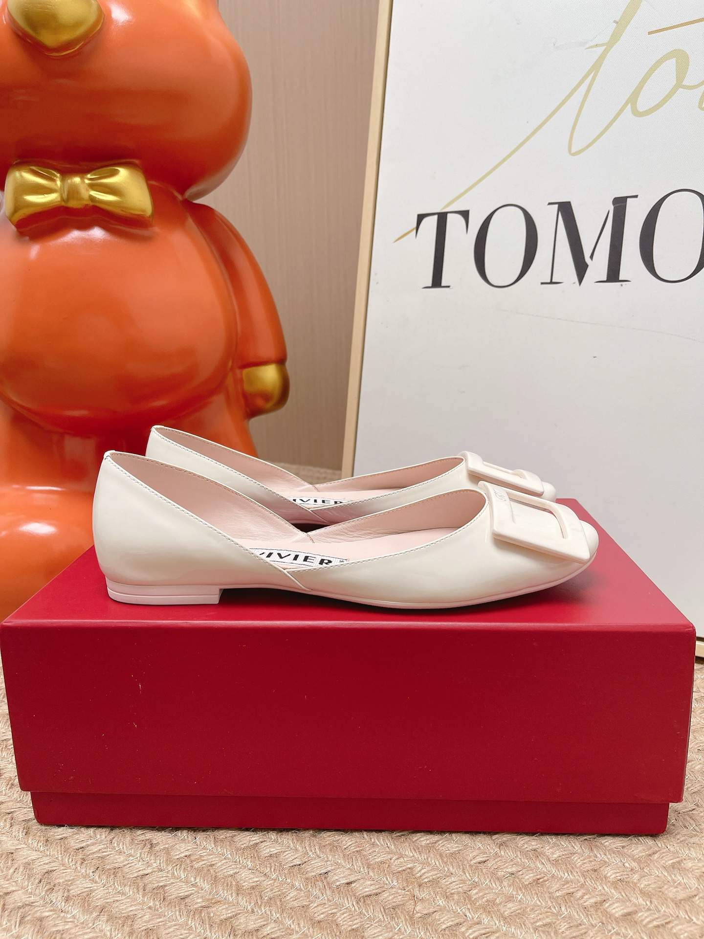 Roger Vivier Rose Shiny Leather Ballet Flat