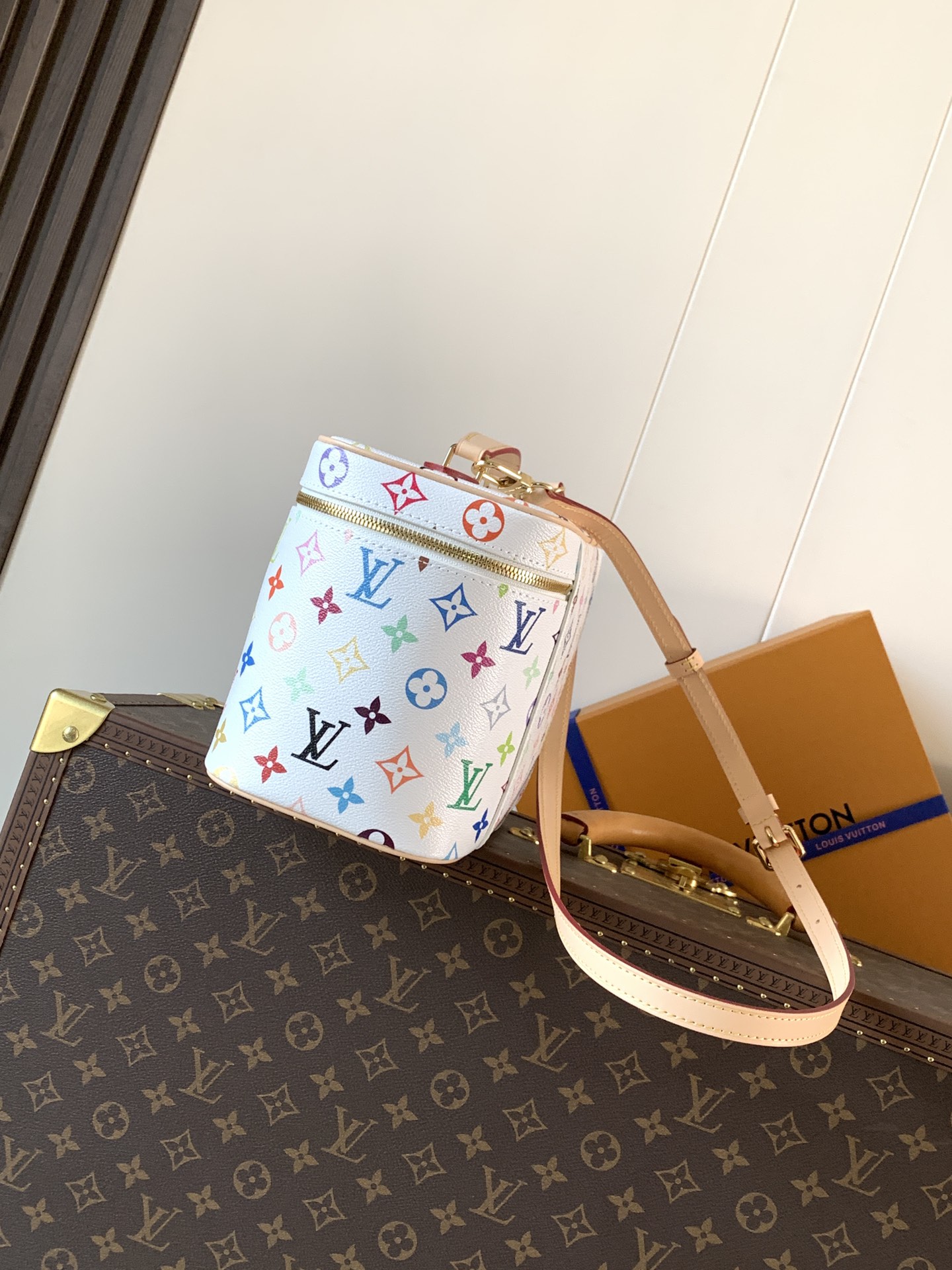 M28340 LV x TM Nice BB vanity case In White Multicolored Canvas
