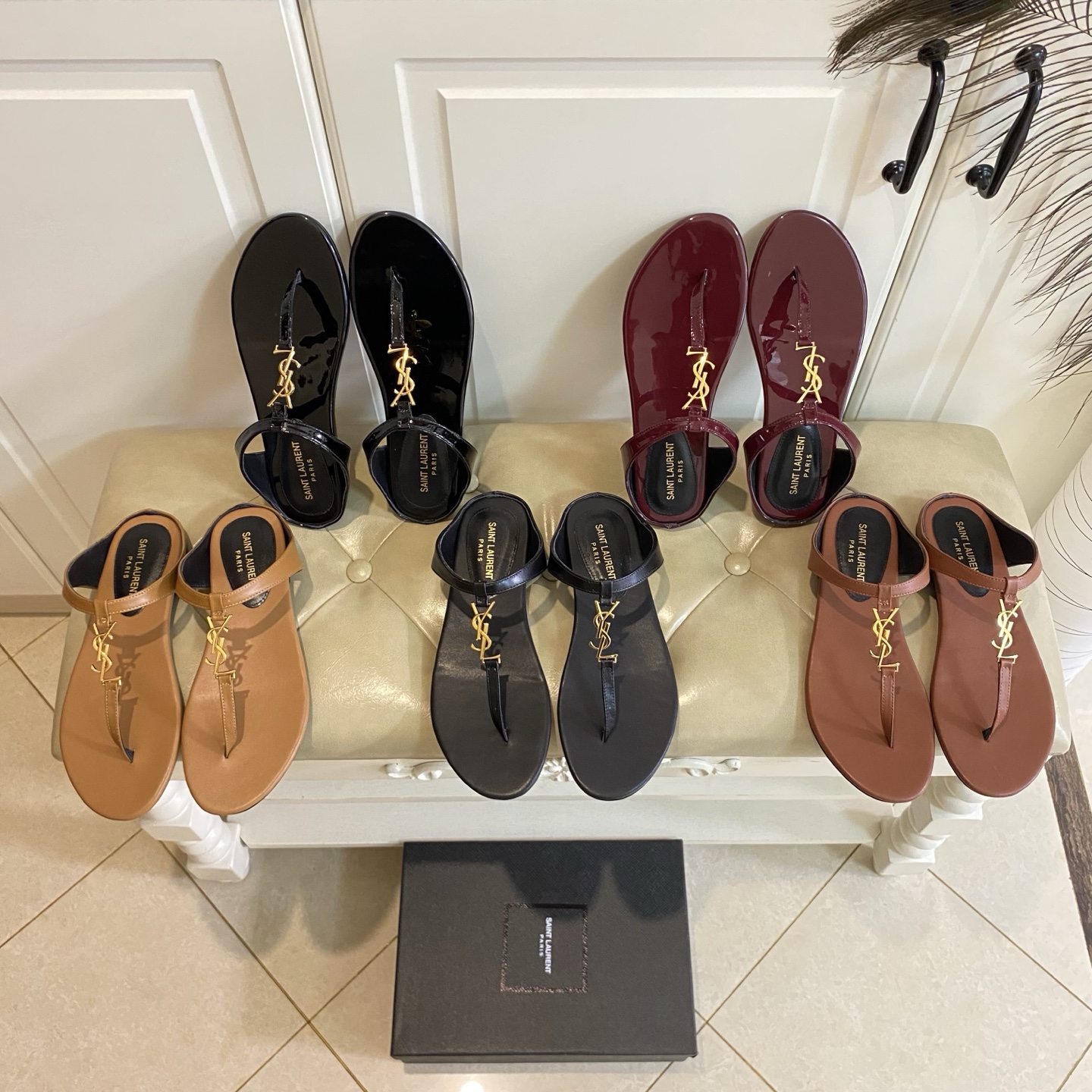 Saint Laurent Cassandra Patent & Smooth Leather Lambskin Insole YSL Logo T-Strap Flat Thong Sandals - KAIROO