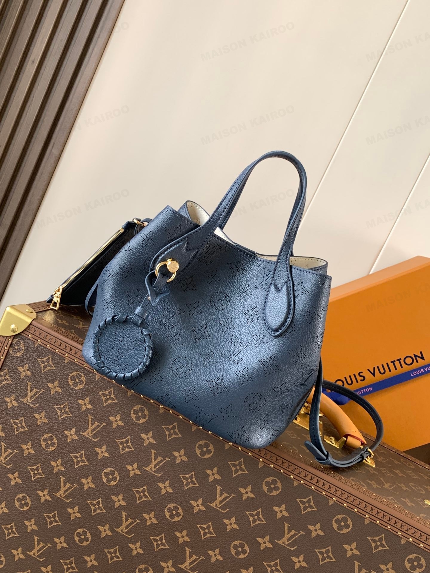 【10A】Louis Vuitton LV Mahina Blossom PM Navy Dense Perforated Monogram Leather Basket Handle Tote Bag - KAIROO