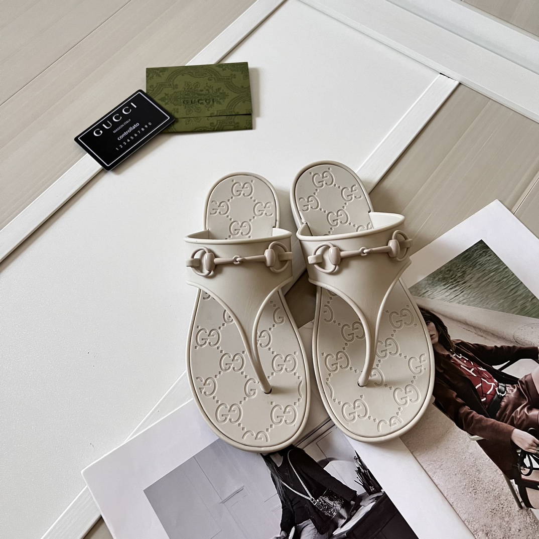Gucci Tonal Horsebit Interlocking G Embossed Footbed Rubber Jelly Flat Thong Sandals - KAIROO