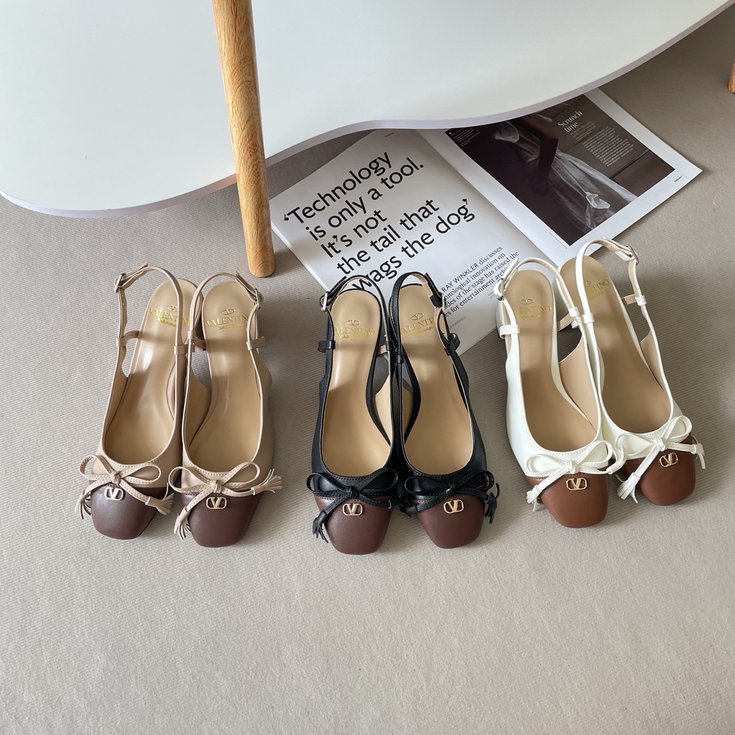 Valentino Garavani Gold VLogo Two-tone Leather Bow Detail Slingback Block Heel Sandals - KAIROO