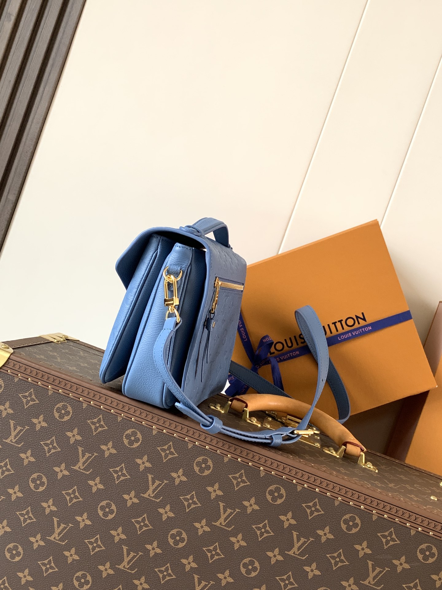 M27357Pochette Metis Bag in Blue jean Monogram Empreinte Leather