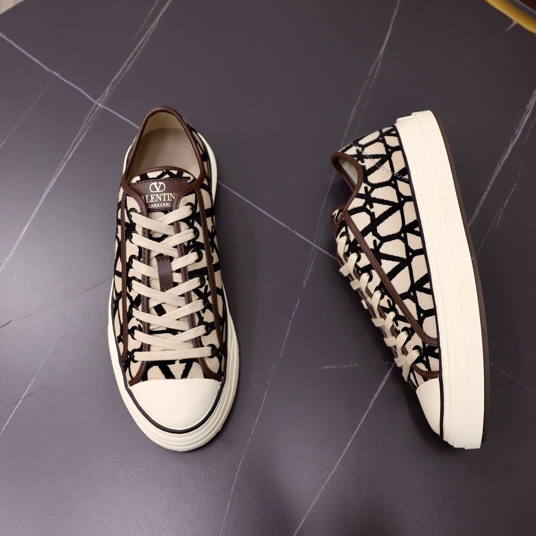 Valentino Toile Iconographe Black Jacquard Leather Canvas Totaloop Low-top Sneakers - KAIROO