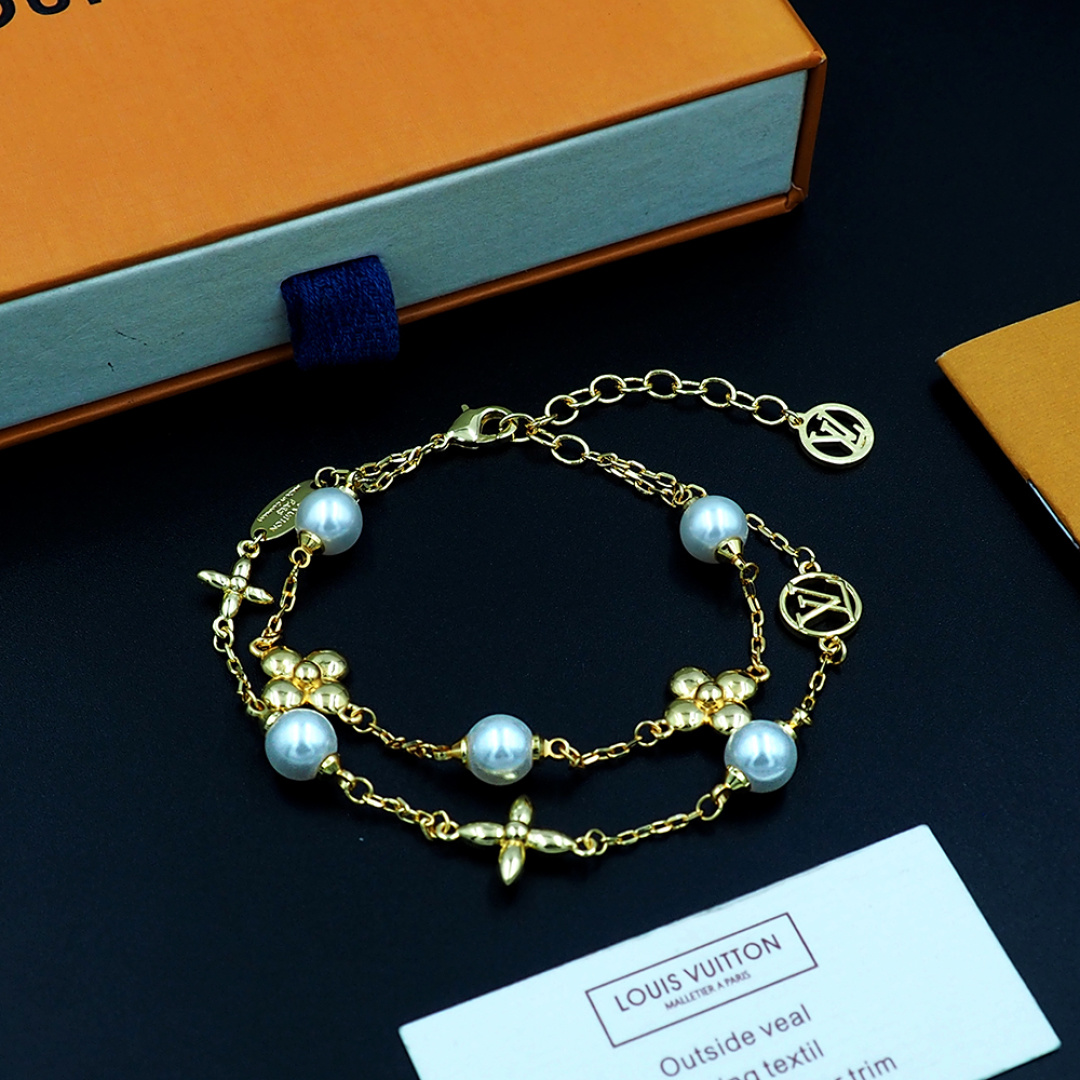 LV Women's fashion bracelet