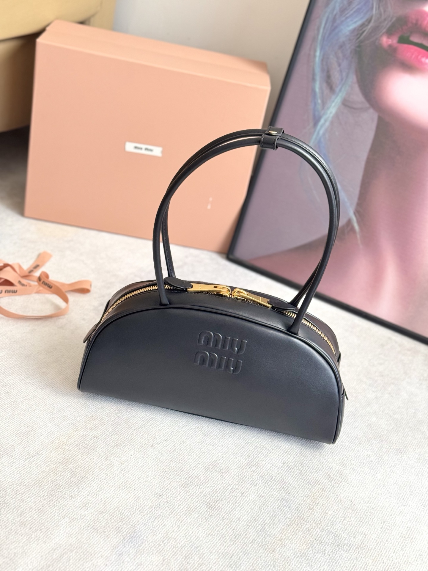 Miu Miu Black Medium Beau Leather Bag 5BB193