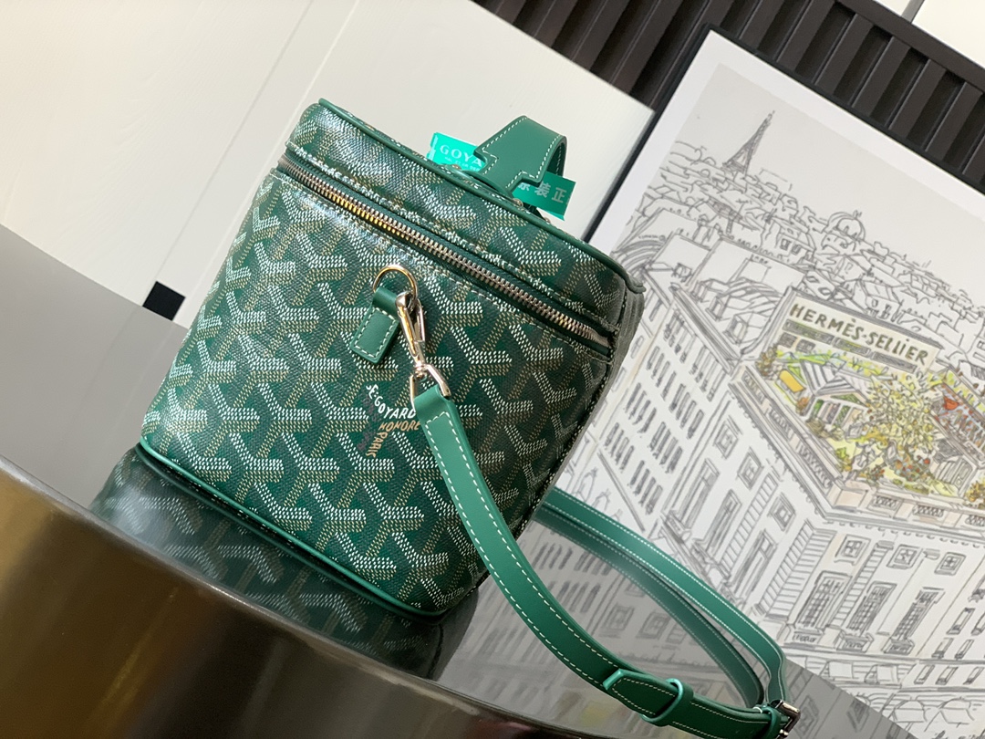 Goyard Muse Vanity Case in Green