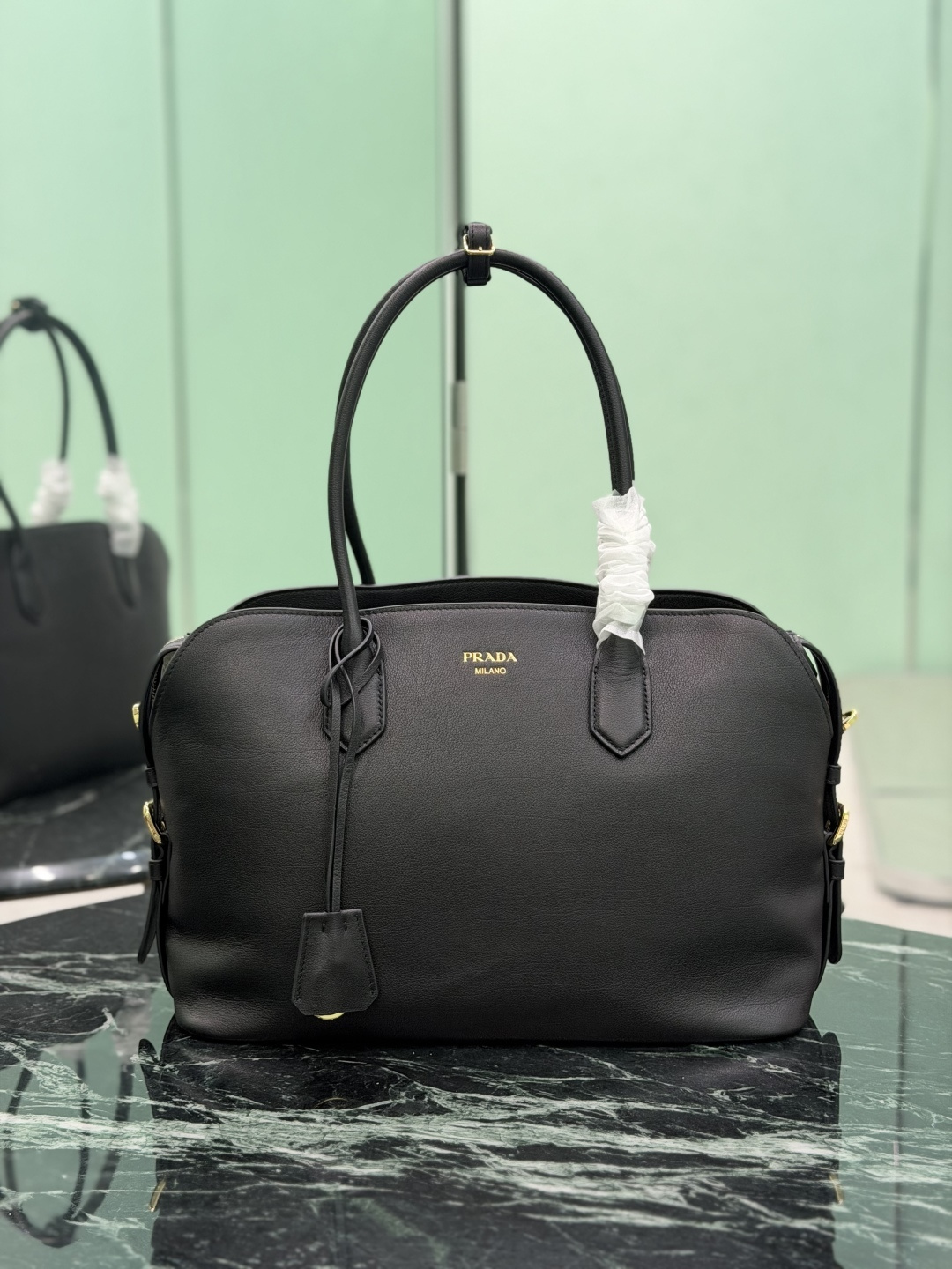 Prada Large leather tote bag-Black 1BG600