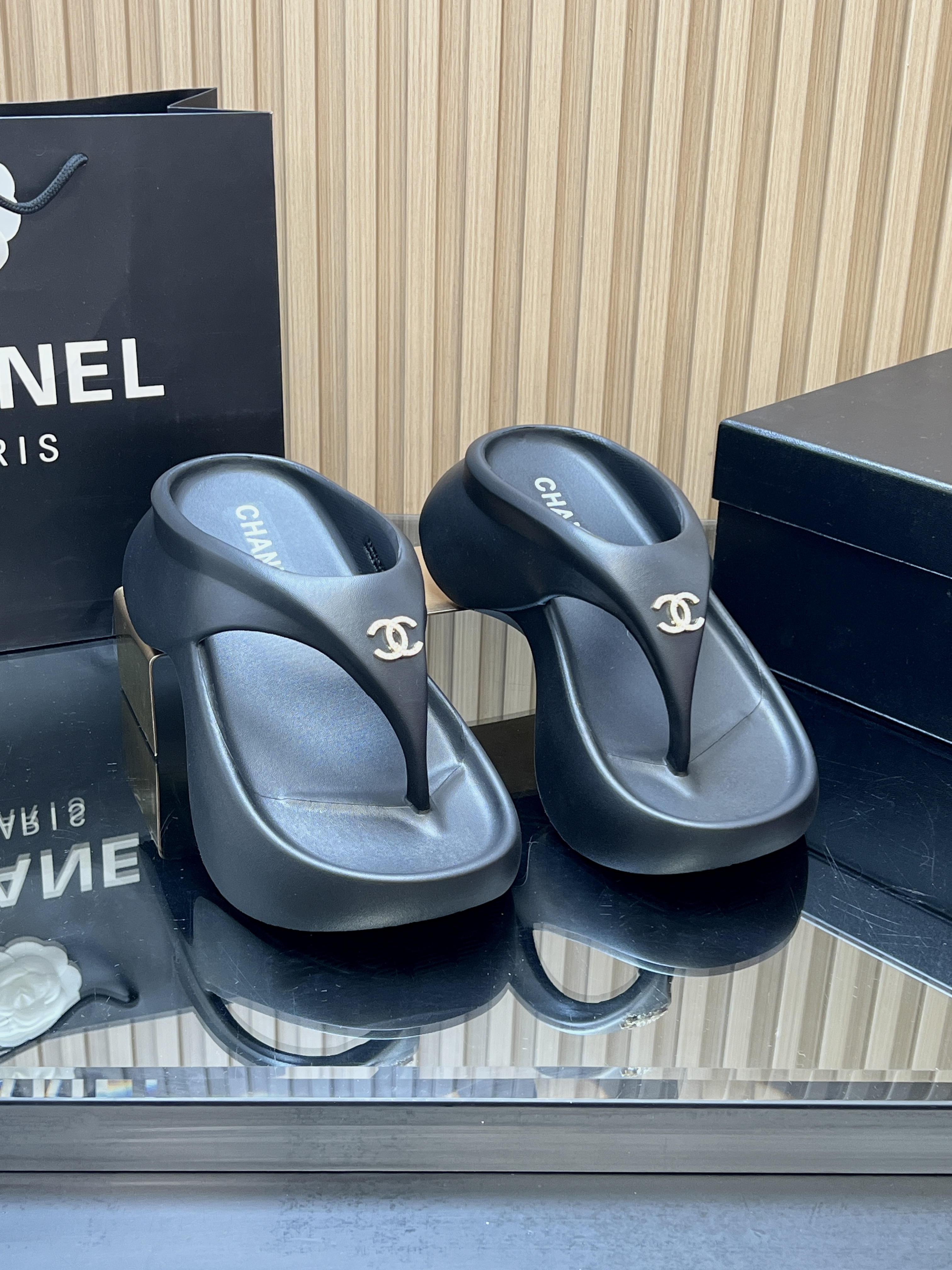 Chanel Rubber Flip-flop