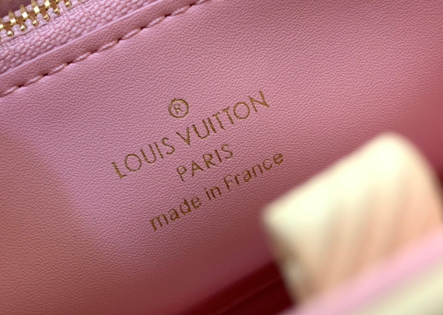 Louis Vuitton LV New Trendy Fashion Bag Cow Leather White Diagonal Cross Bag