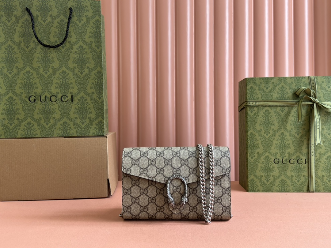 Gucci Dionysus GG Supreme Chain Wallet