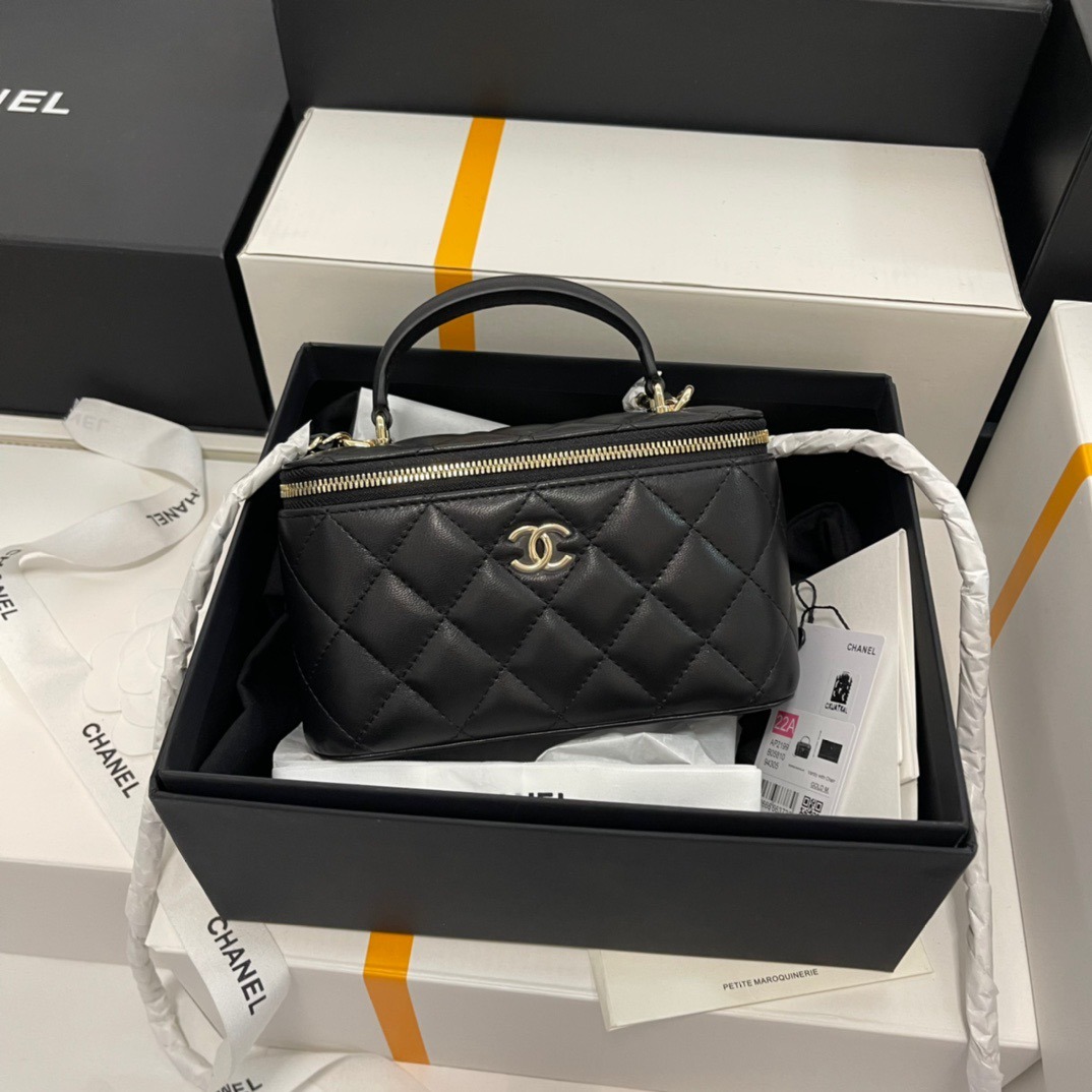 Chanel  Lambskin handbag