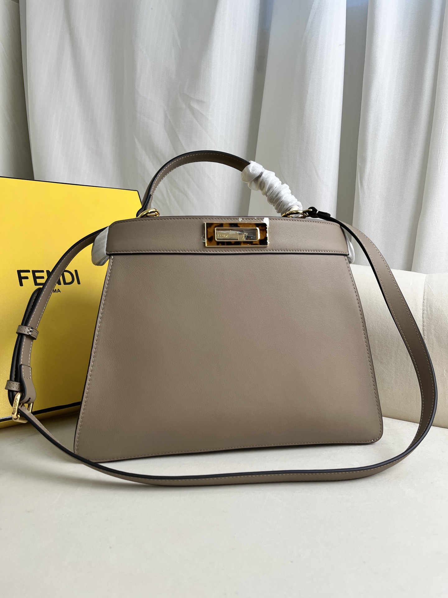 Fendi Iconic Peekaboo ISeeU Large Leather Bag-Grey