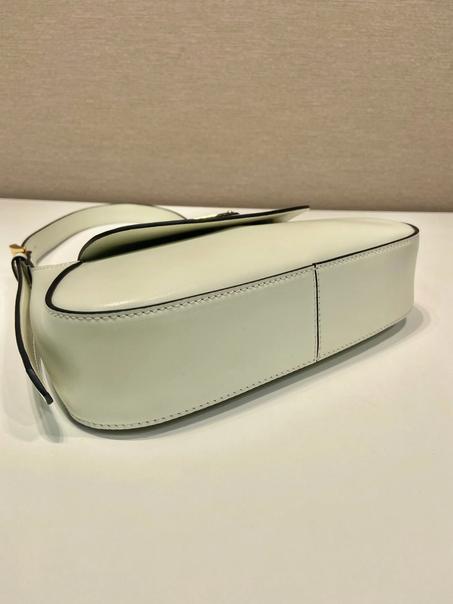 Prada FLAP BAG 25 IN WHITE SMOOTH CALFSKIN TRIANGLE LOGO