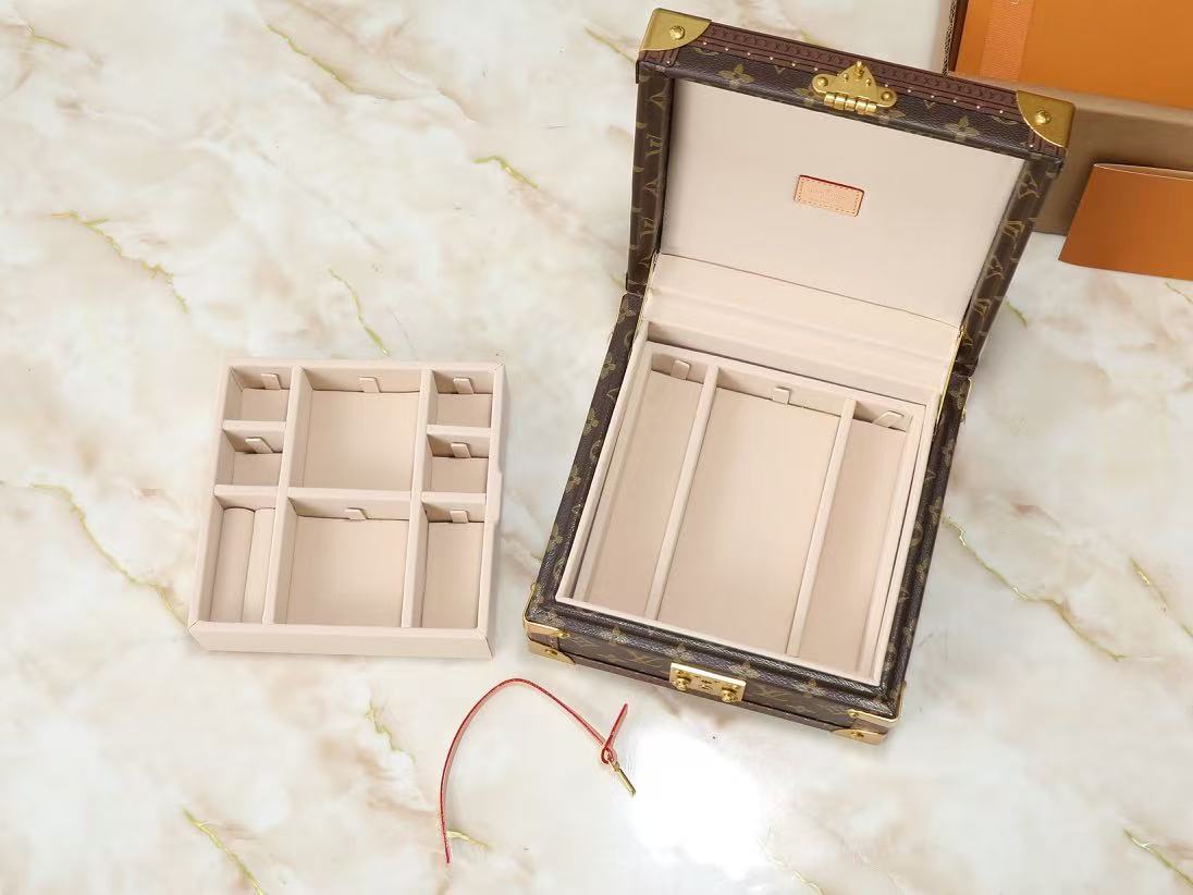 Louis Vuitton LV bags  jewelry trunk