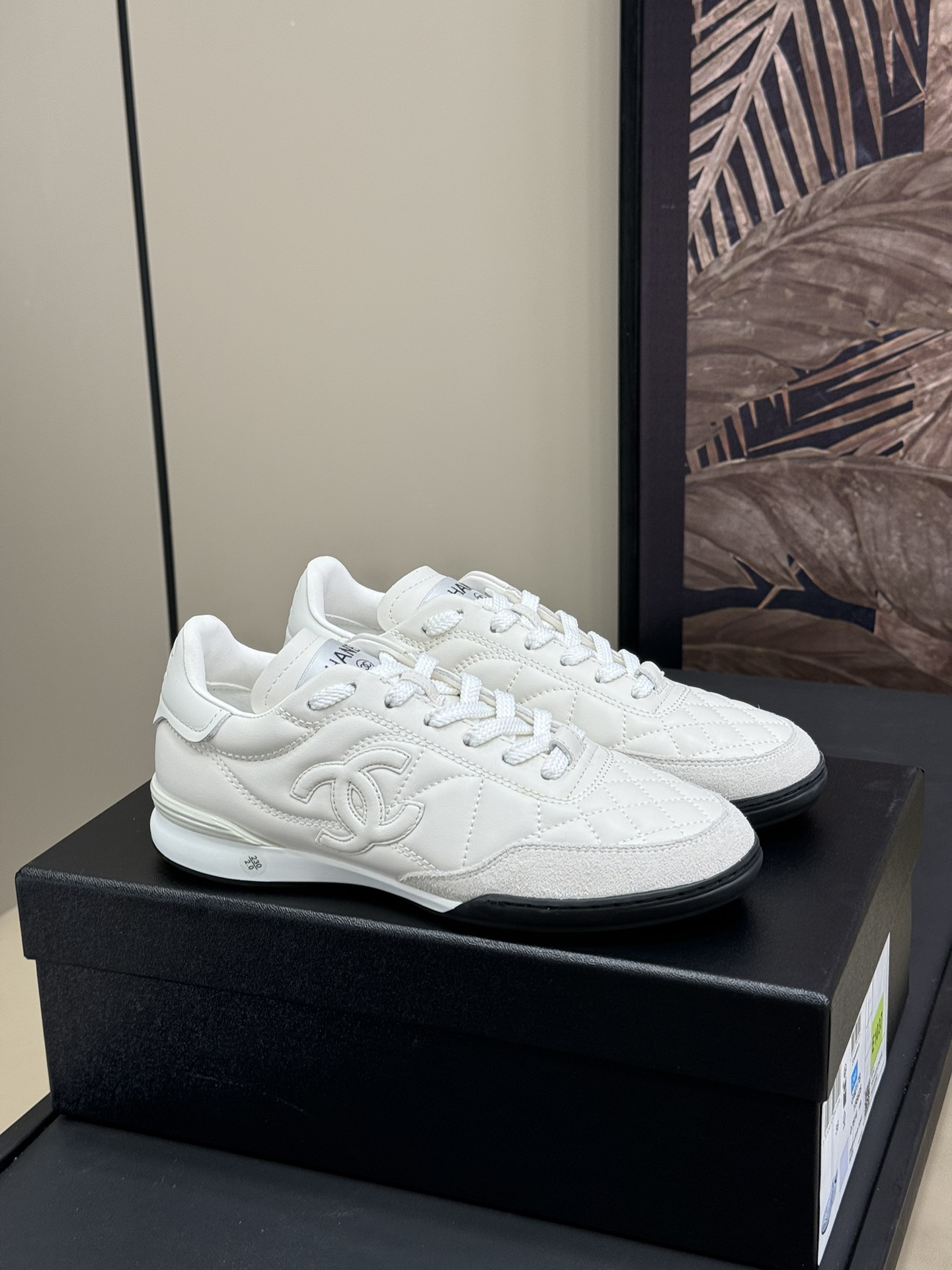 Chanel White Quilted Leather Suede Trim Interlocking CC Logo Low-Top Trainers Sneakers - KAIROO