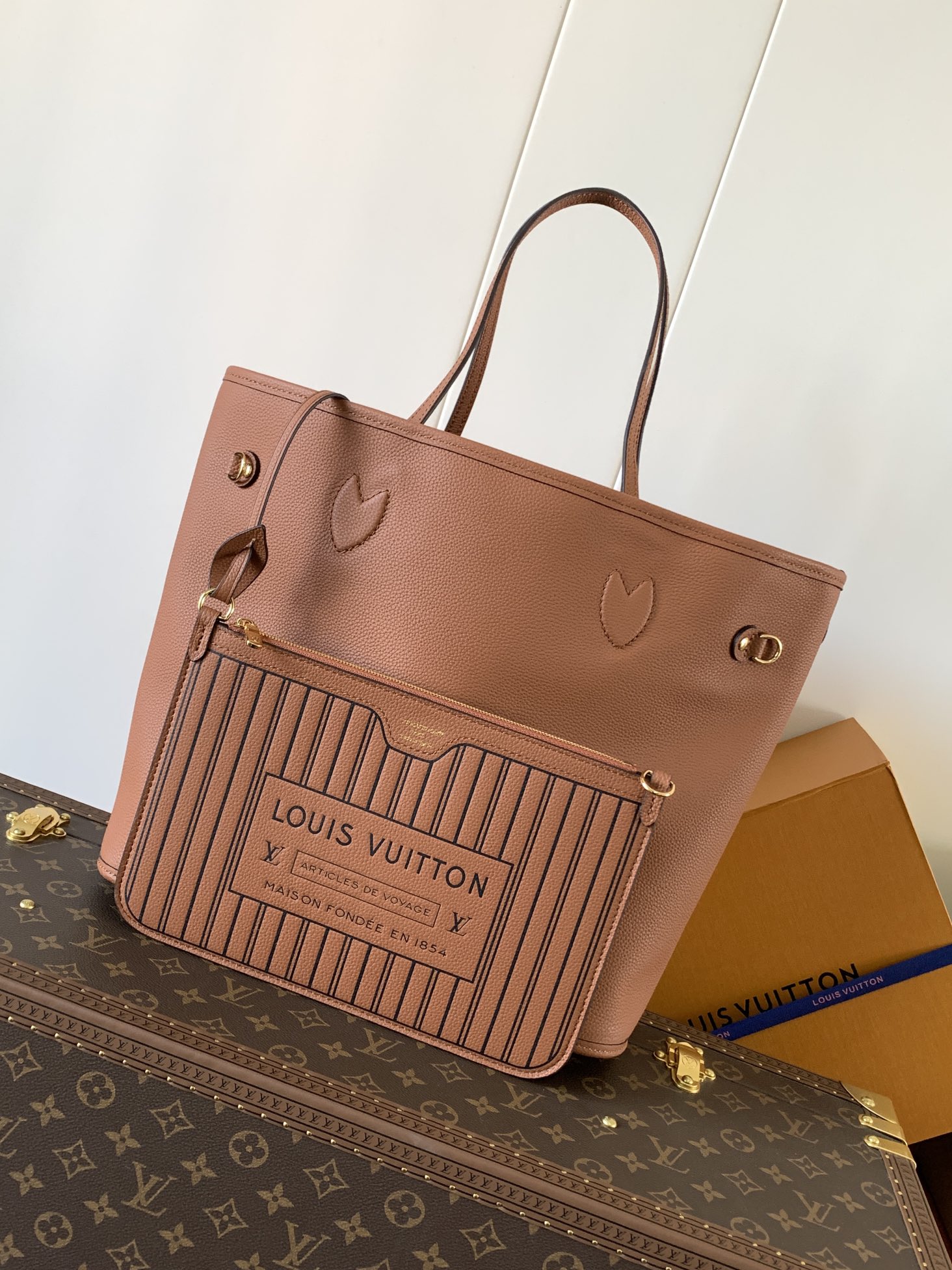 M28352 Neverfull Inside Out MM Handbag