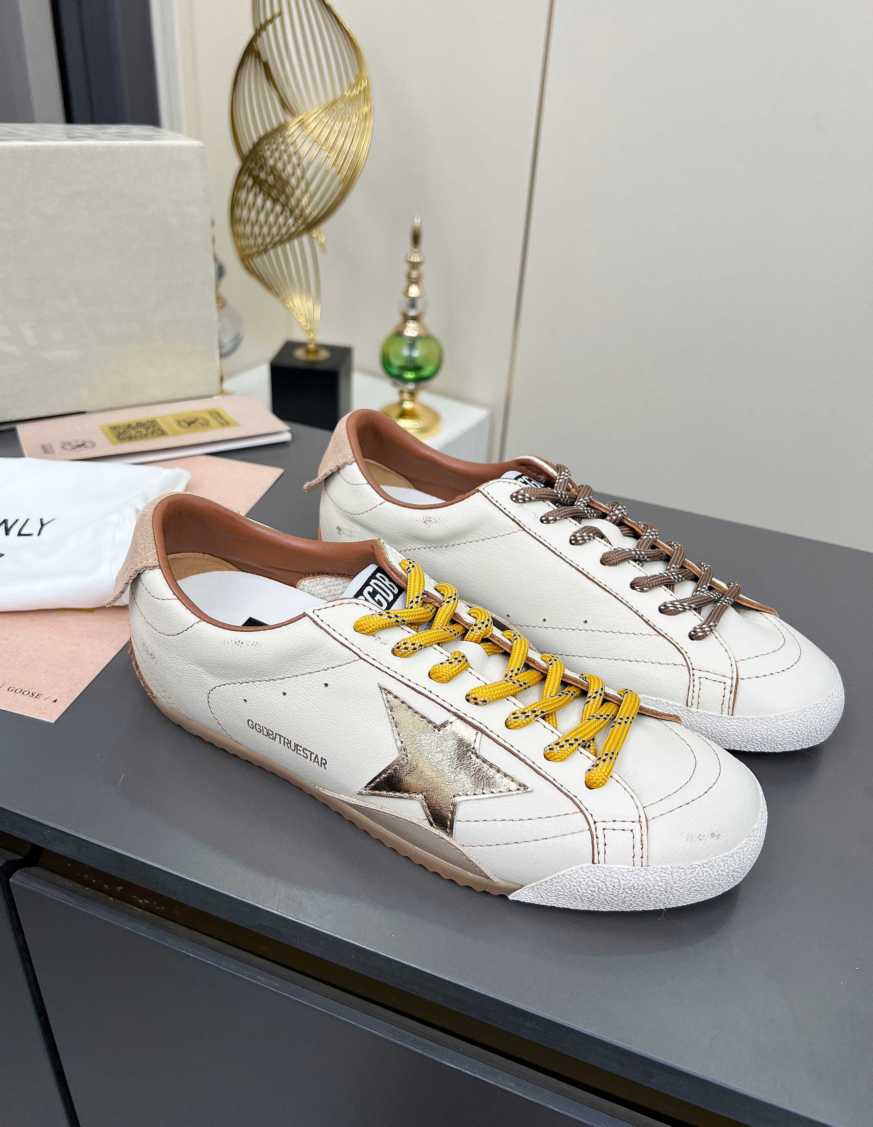 Golden Goose Unisex Super-Star Sneakers
