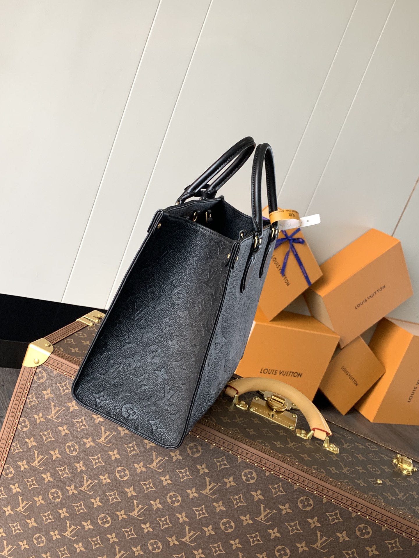 M45595 LV OnTheGo PM Bag Tote In Black Monogram Empreinte