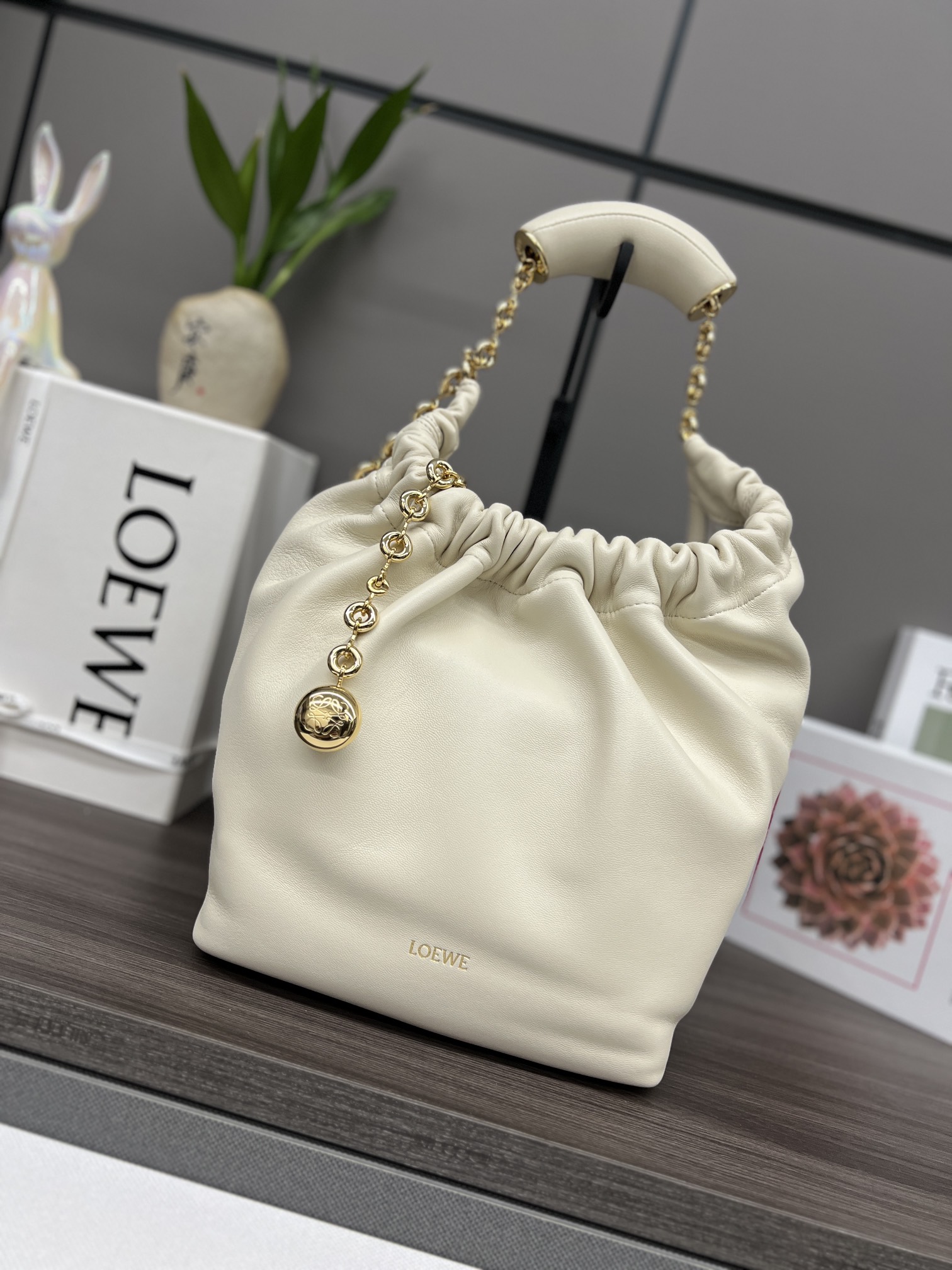 Loewe Small Squeeze Handbag in Nappa leather-Soft white