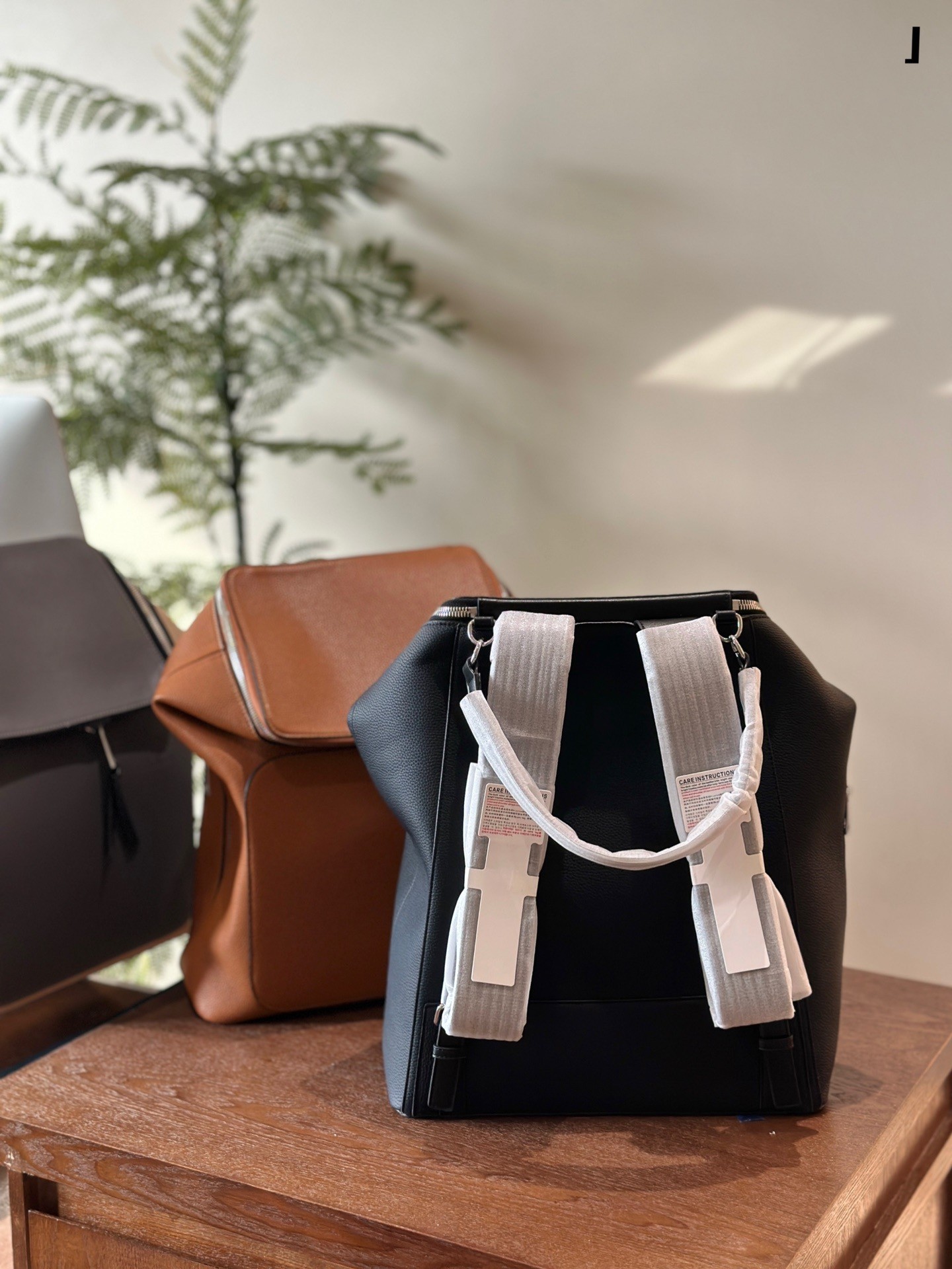 Loewe Goya Soft Leather Full-zip Versatile Goya Backpack - KAIROO