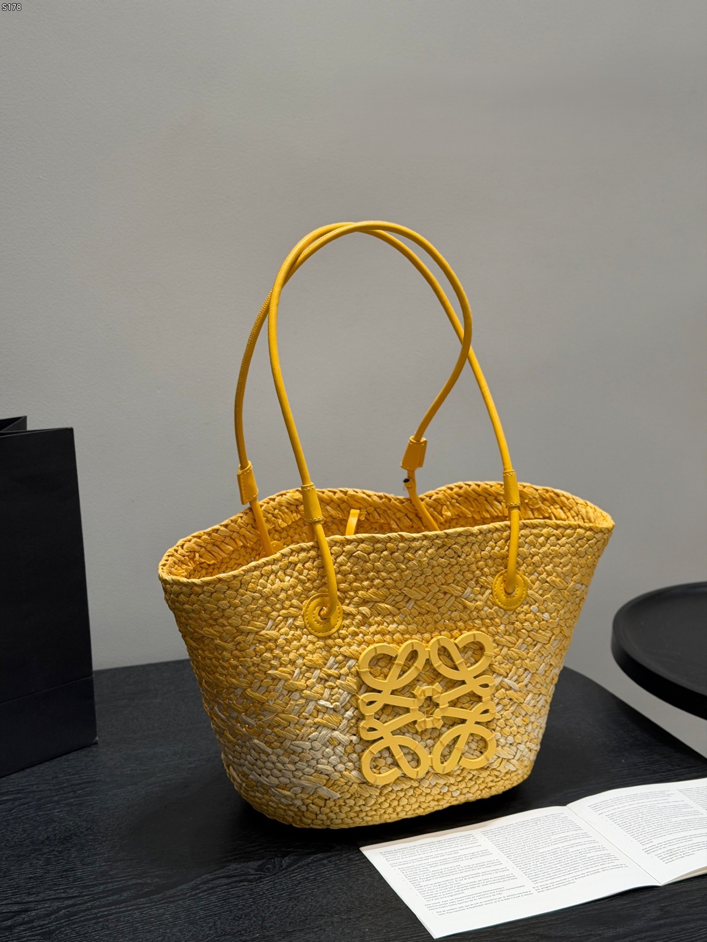 Loewe Paula's Ibiza Yellow Woven Raffia Leather Anagram Basket Tote Bag & Open Toe Flat Sandals Basket Set - KAIROO