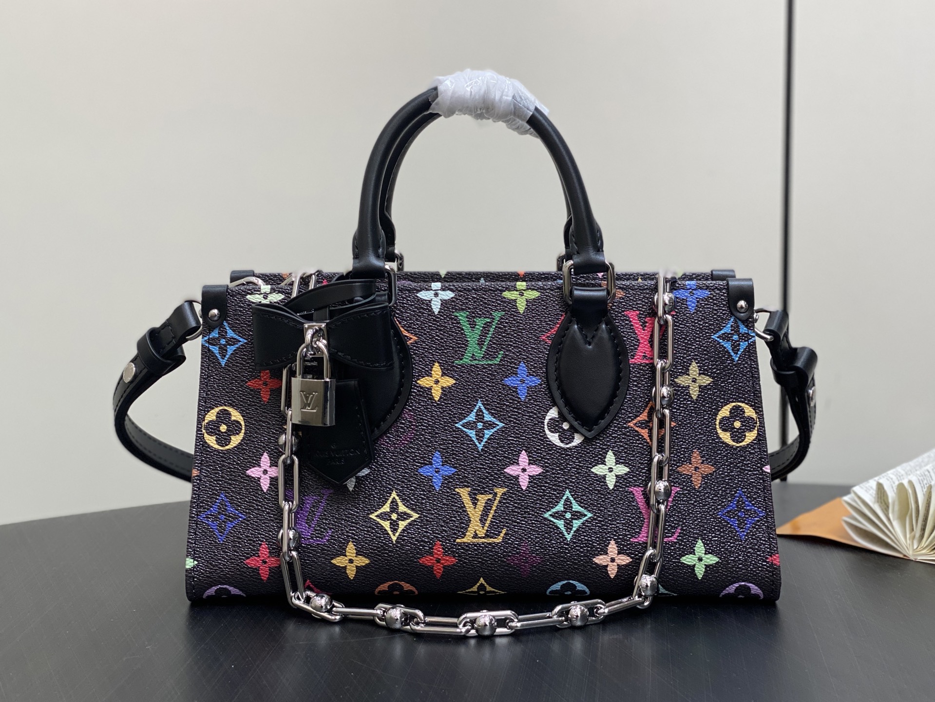 Louis Vuitton x TM ONTHEGO EAST WEST CHAIN ​​Handbag