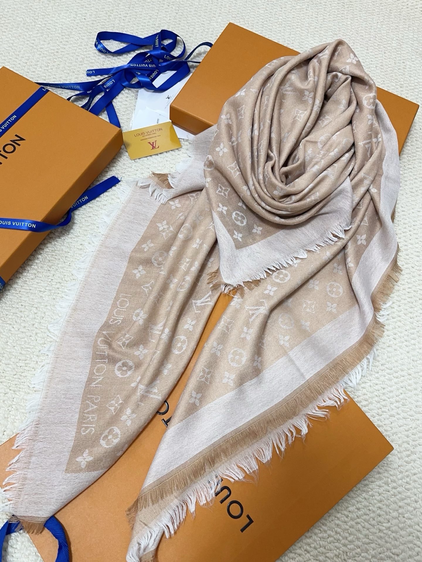 Louis Vuitton Classic Monogram Shawl 140cm