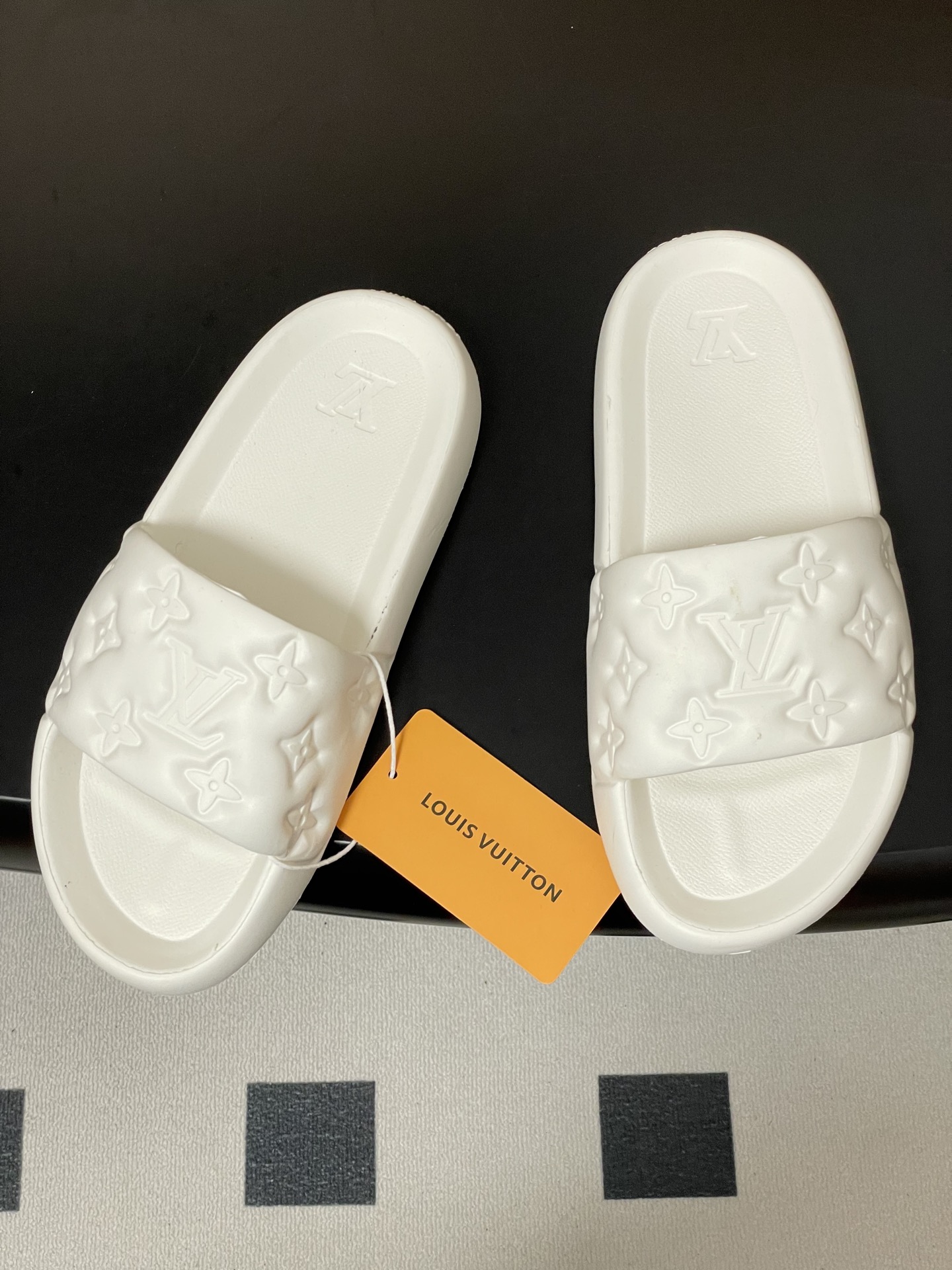 Men's LV Waterfront Slippers