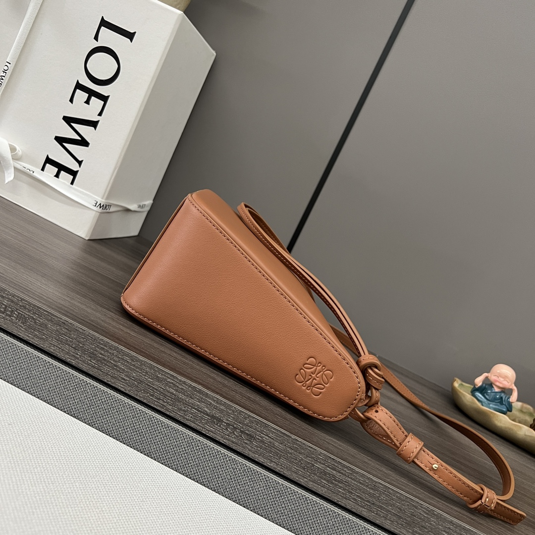 Loewe Hammock Hobo Bag in Classic Calfskin-Brown