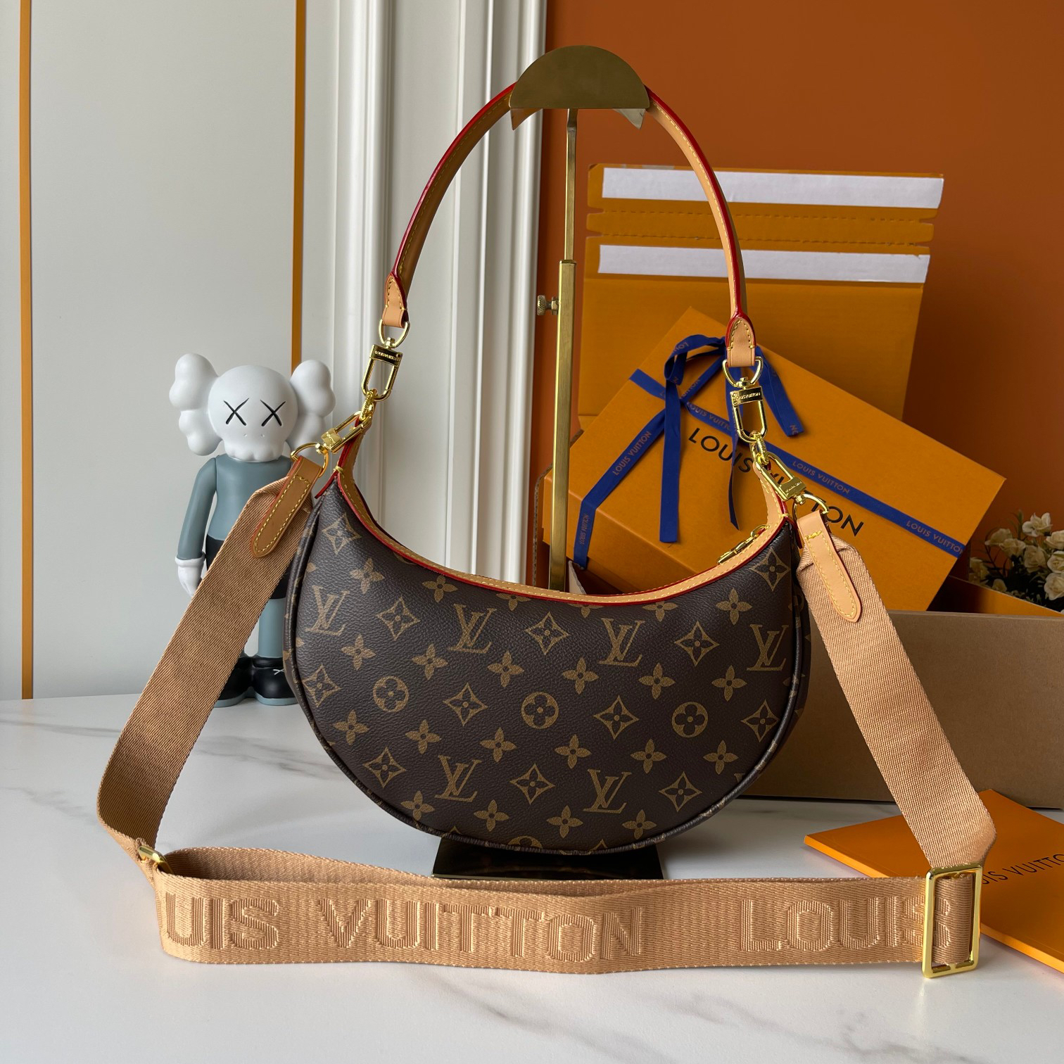 Louis Vuitton new loop hobo handbag