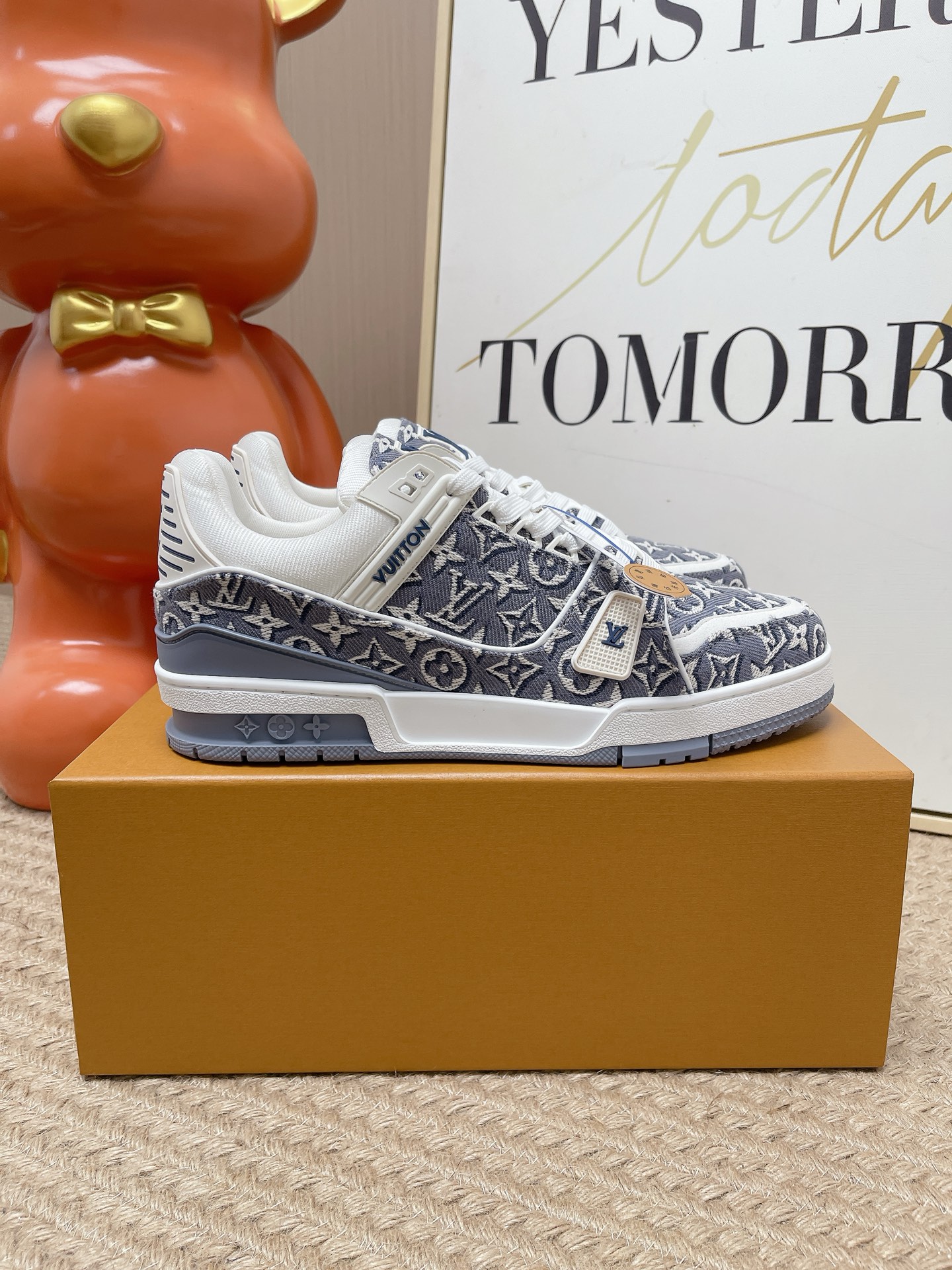 Louis Vuitton LV Unisex Trainer Sneaker
