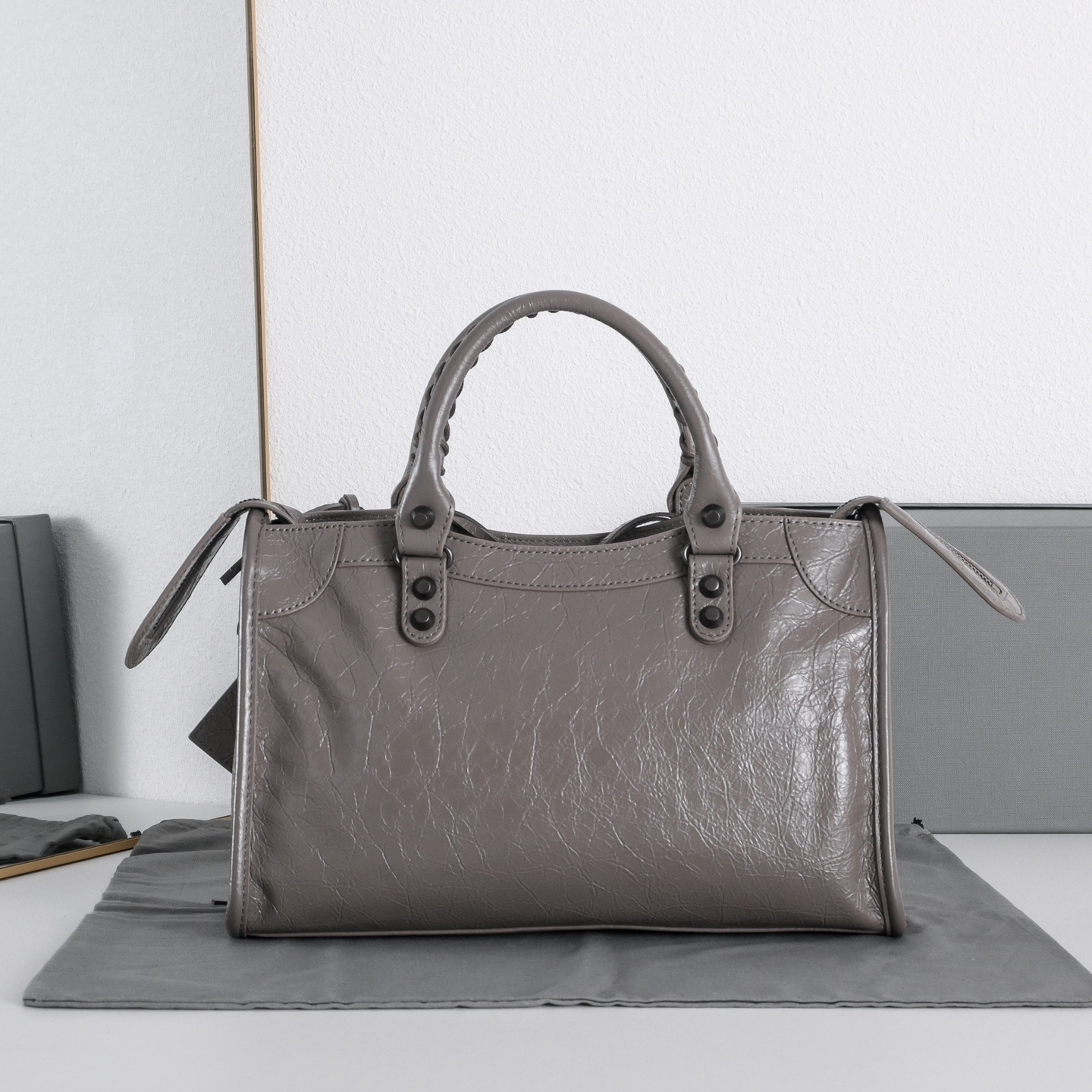 𝐁alenciaga Le City Bag Small in Light Grey Lambskin