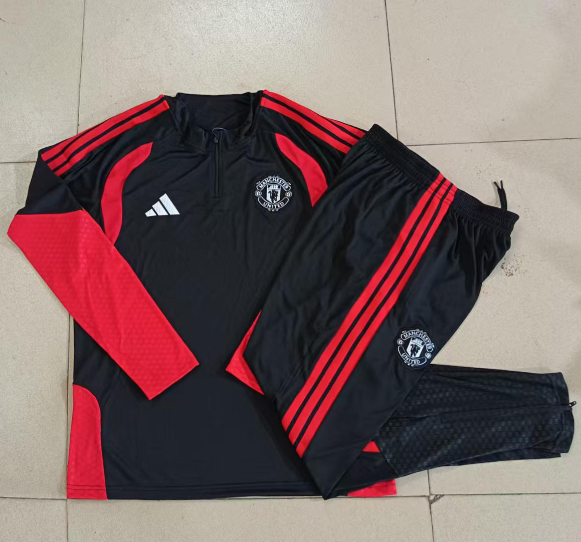 Manchester United Kids Training Suit 26/27